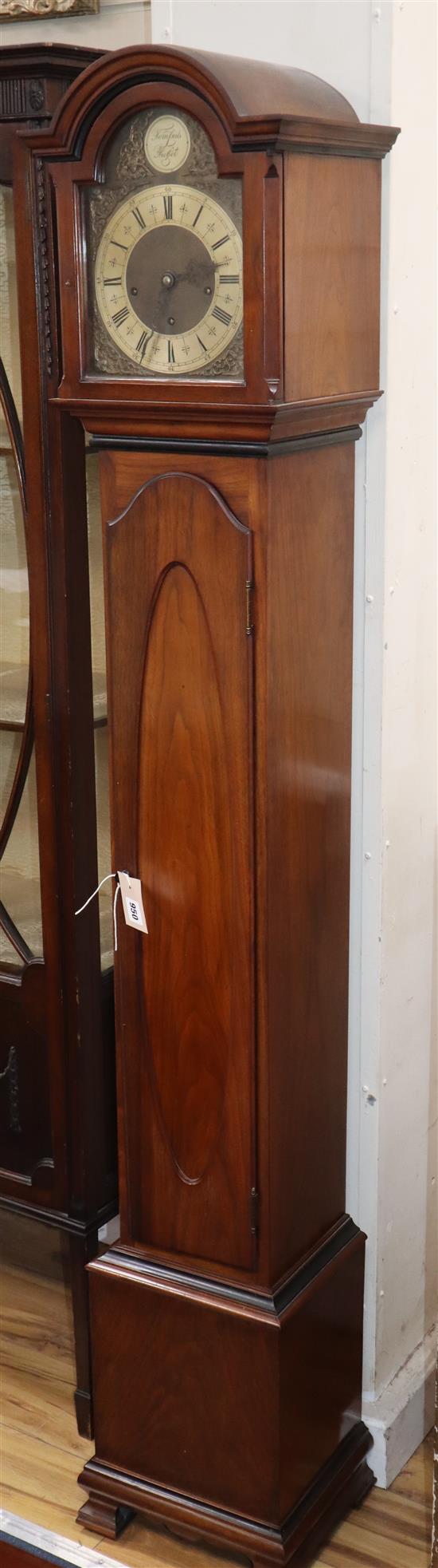 A mahogany grandmother clock H.174cm